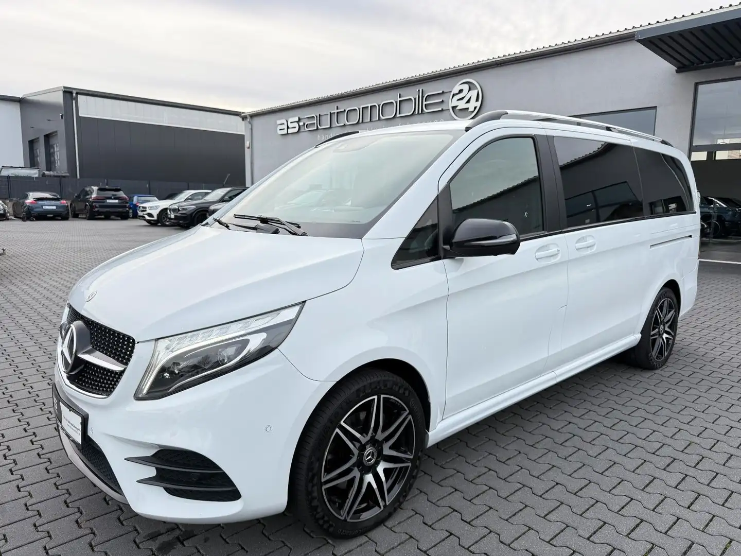 Mercedes-Benz V 300 V300D*LANG*4M*9GTRONIC*AMG*3xDvD*ACC*360°LED*AHK Blanc - 1