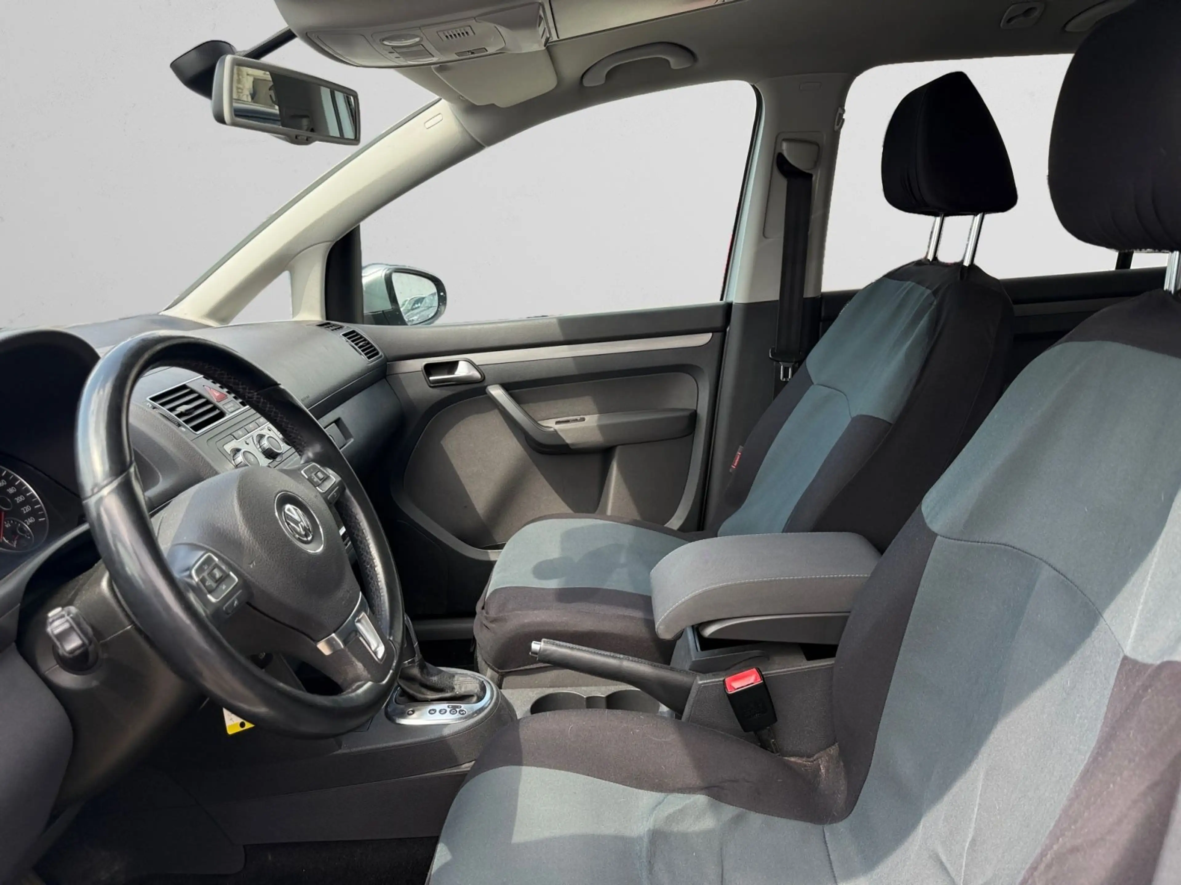Volkswagen Touran Comfortline TDI DSG — photo 9