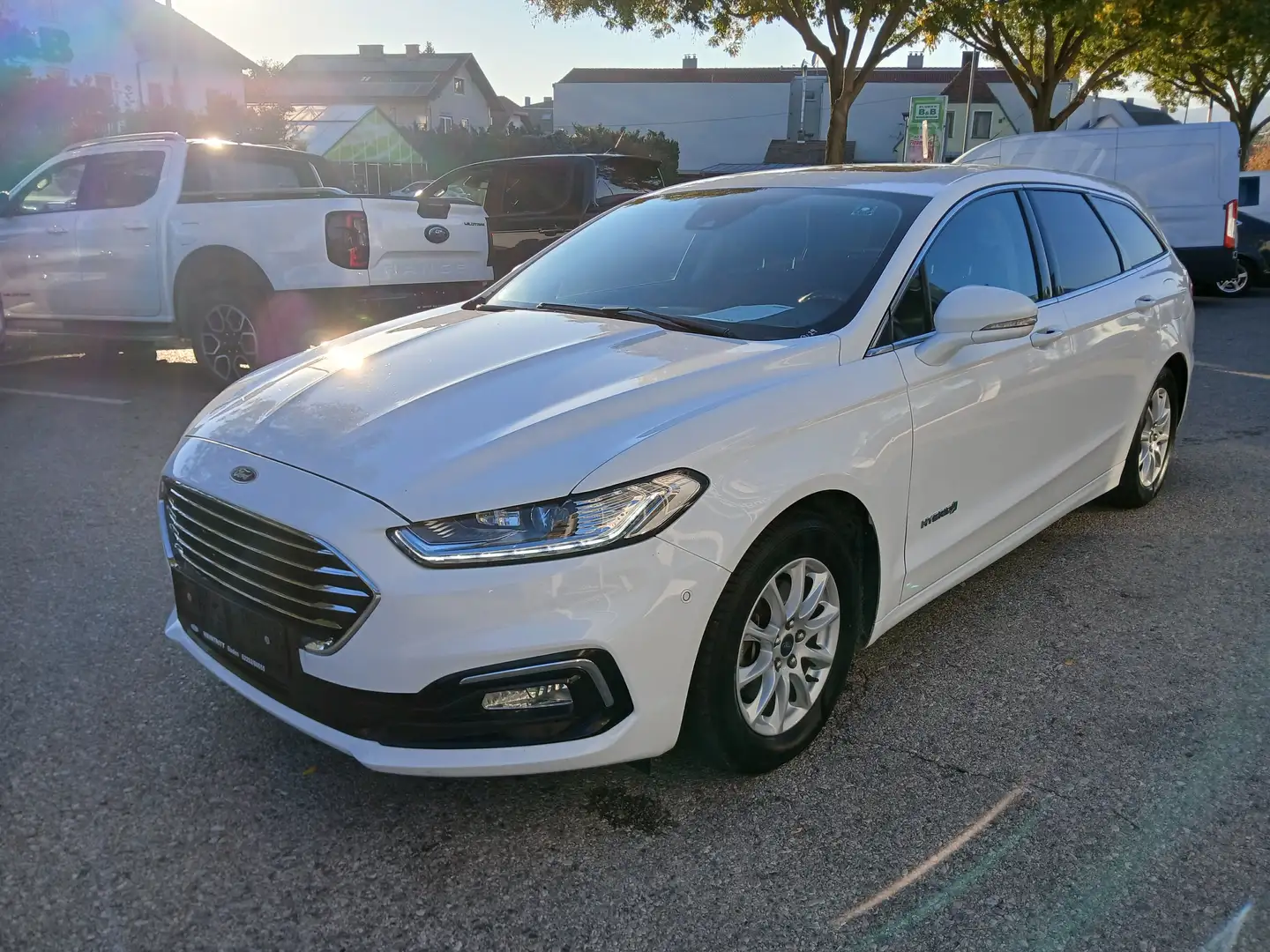 Ford Mondeo Traveller Titanium 2,0 Hybrid Aut. ACC Kamera Weiß - 1