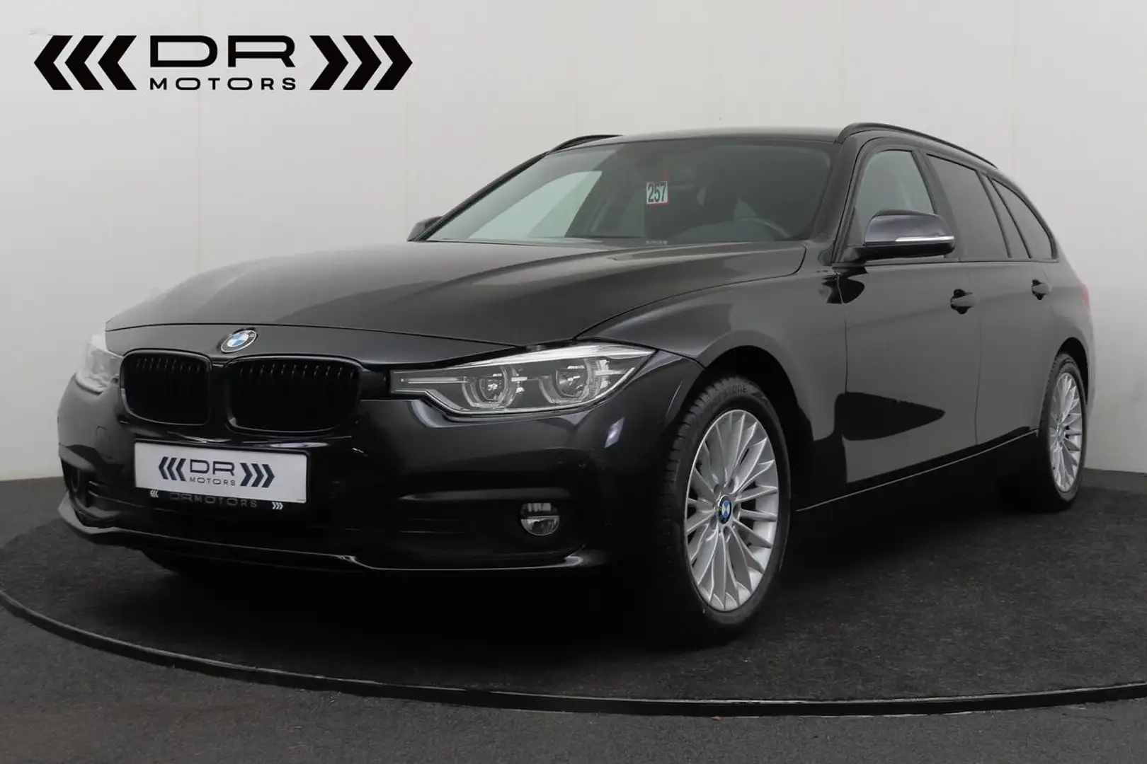 BMW 318 d AUTOMAAT - Touring- LEDER - CRUISE - NAVI - T... Schwarz - 1