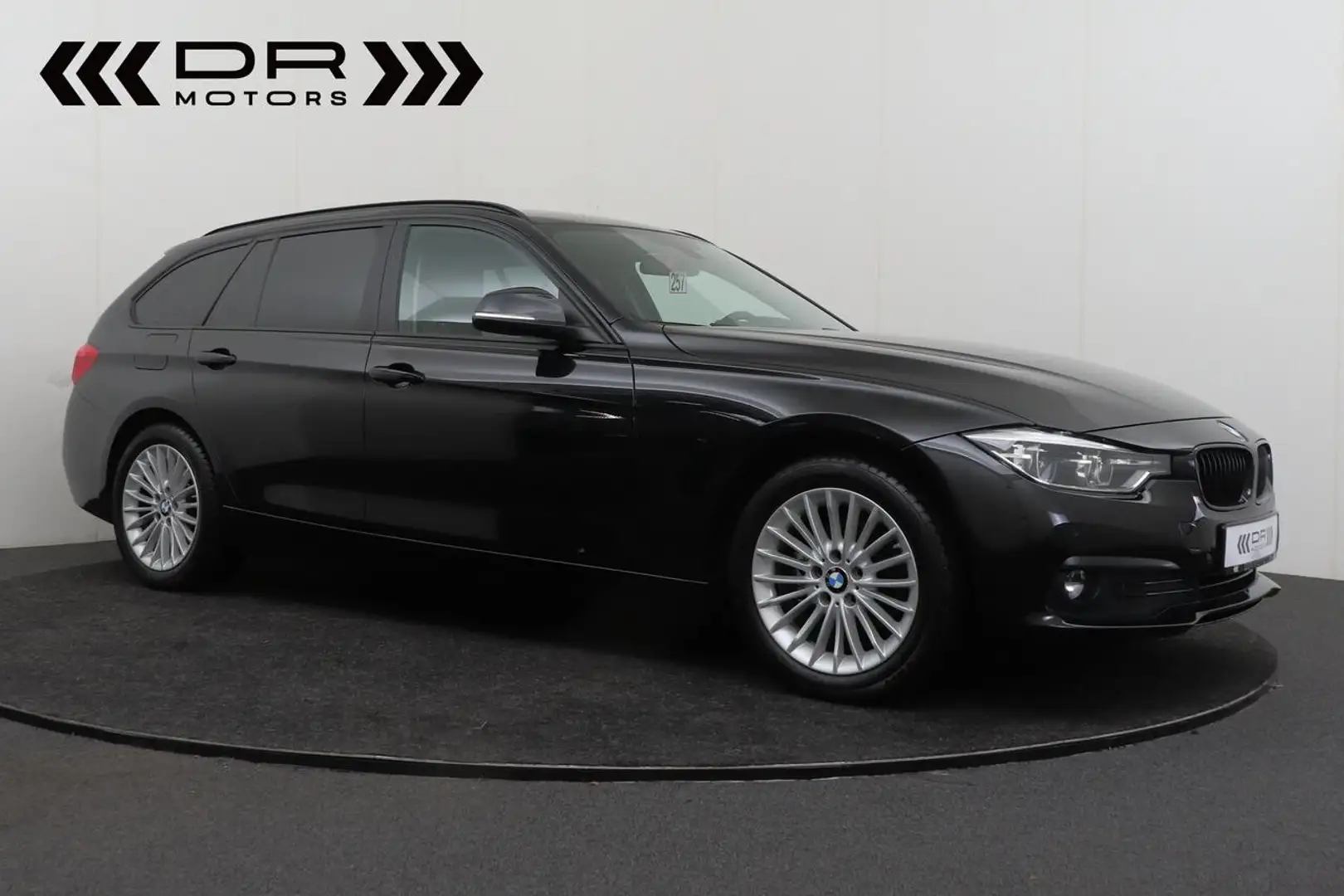 BMW 318 d Touring- LEDER - CRUISE - NAVI Fekete - 2