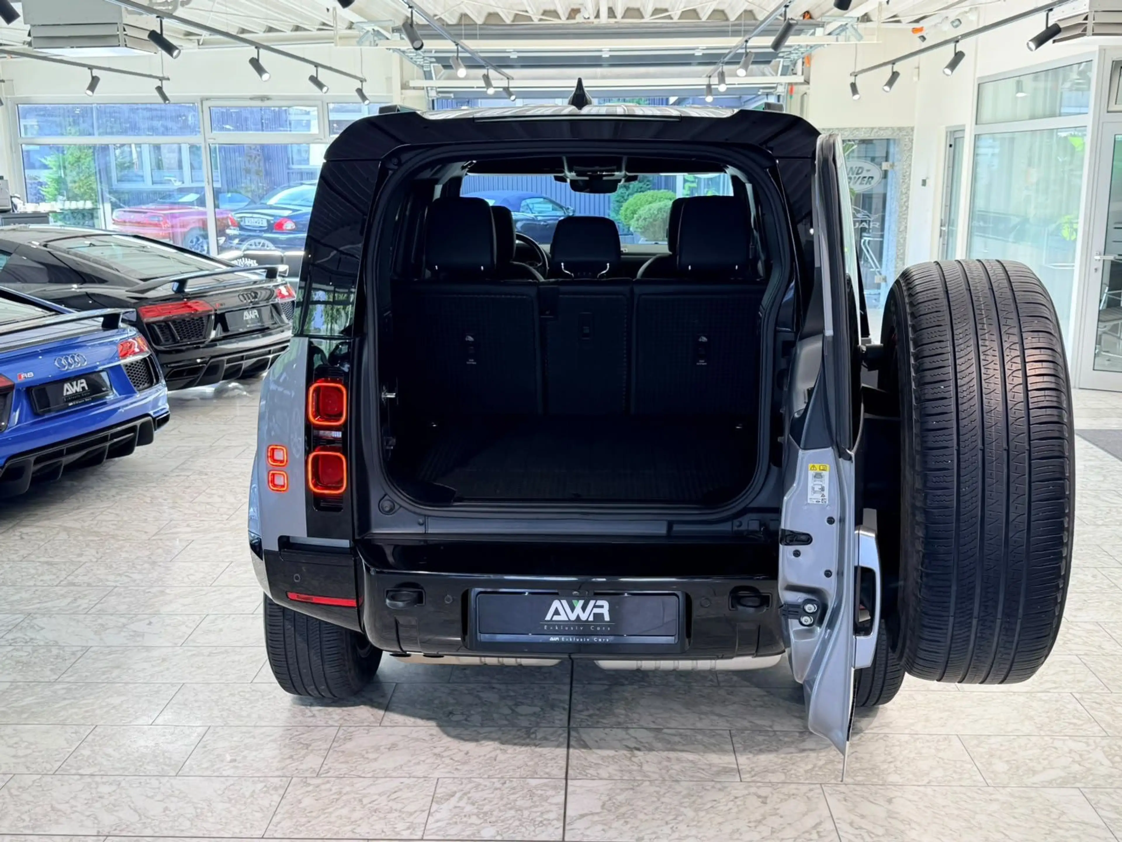 Land Rover Defender 110 X-Dynamic SE PANO*20"*SIGNATUR*360° — photo 14