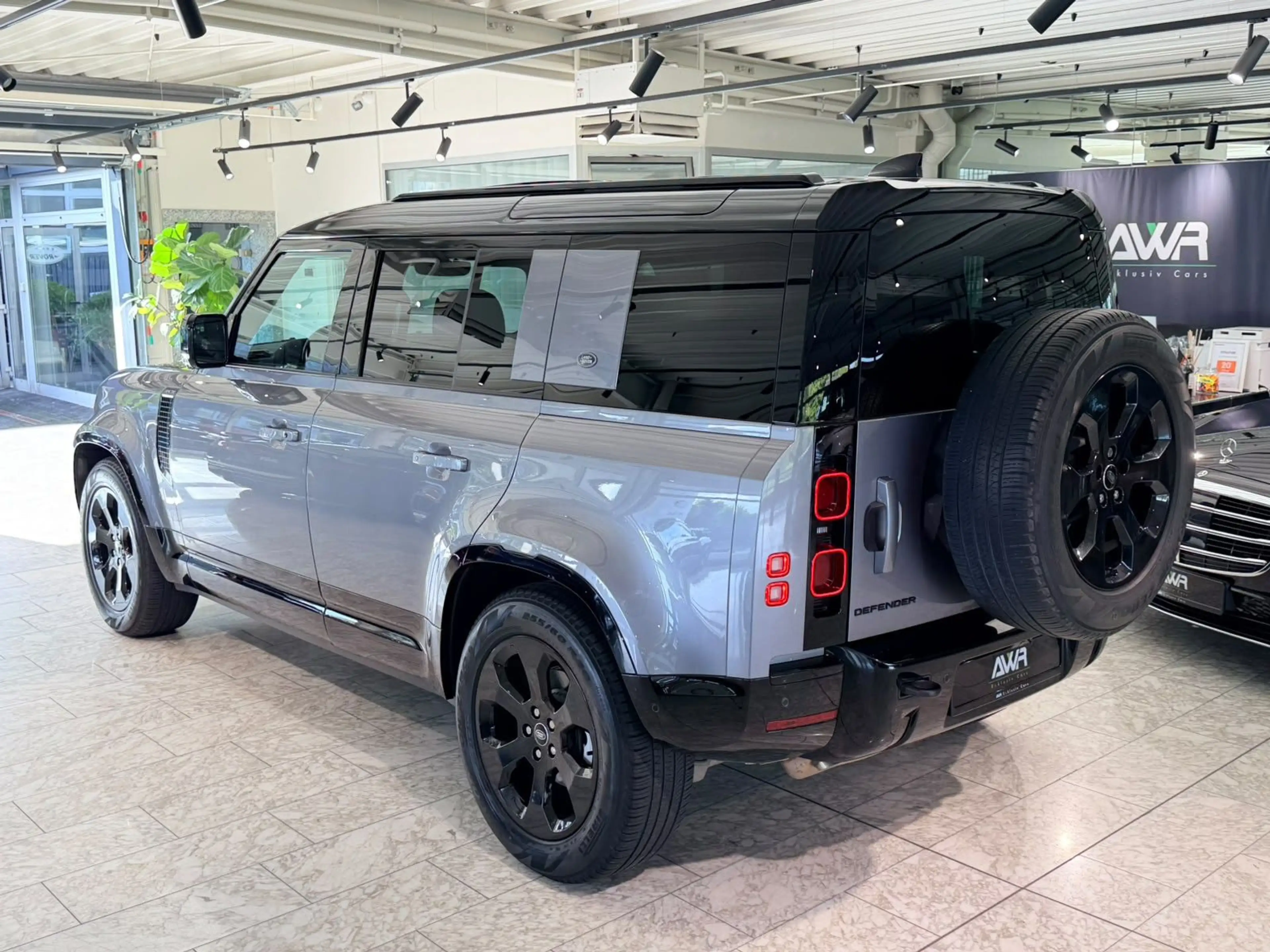 Land Rover Defender 110 X-Dynamic SE PANO*20"*SIGNATUR*360° — photo 3