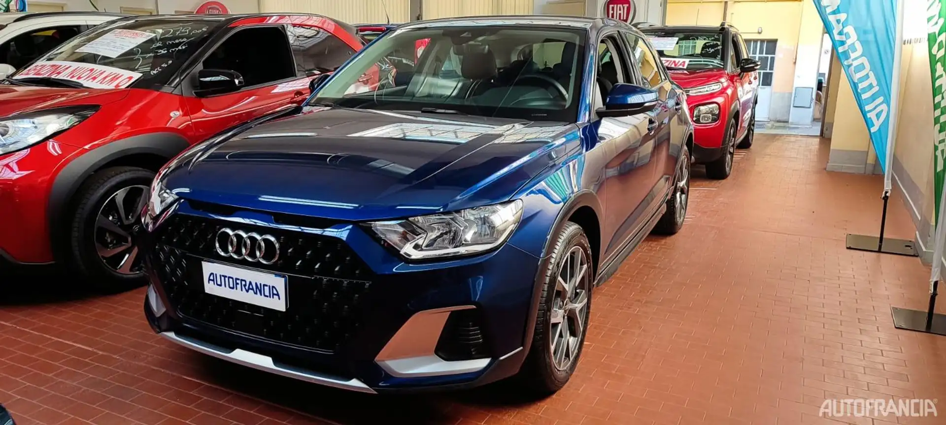 Audi A1 - 1.0 TFSI 110CV ALLSTREET Albastru - 1