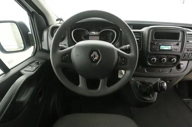 Renault Trafic view 2