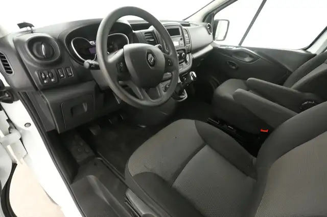 Renault Trafic view 22