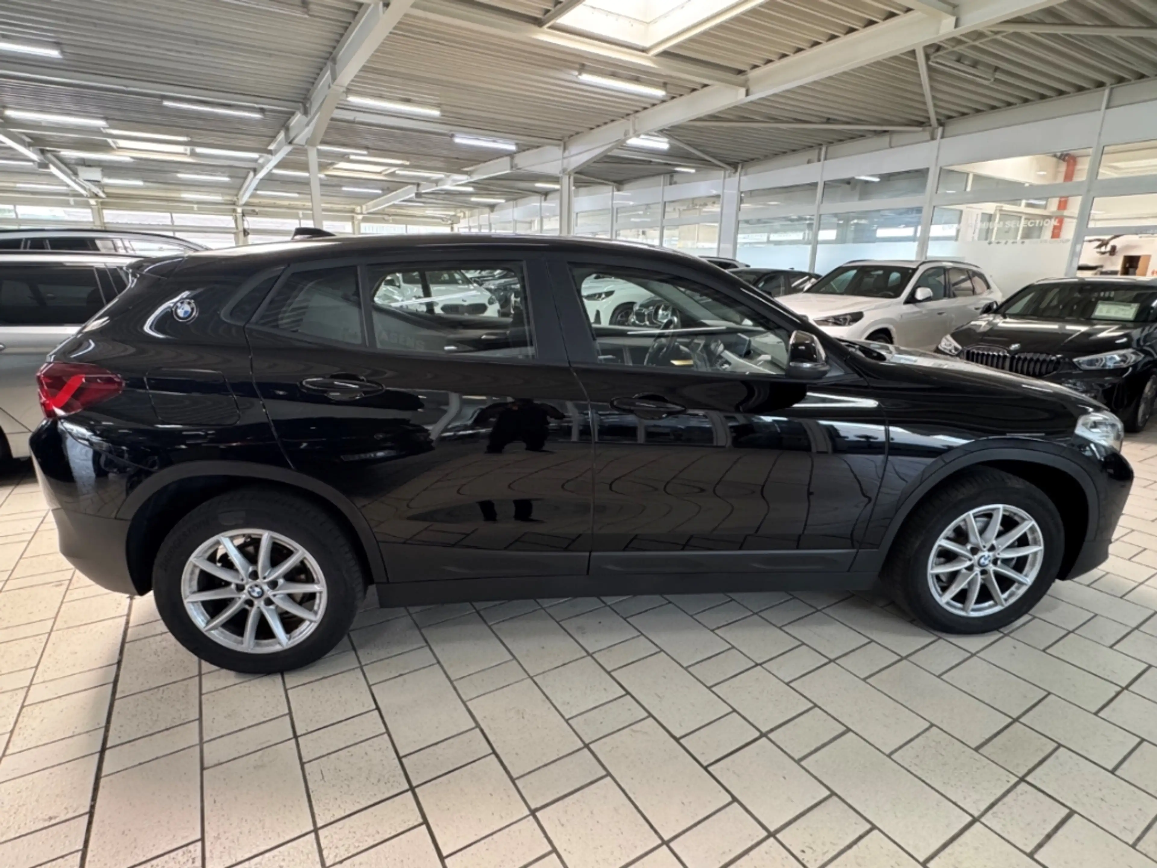 BMW X2 sDrive18i Navi LED El. Heckklappe Apple CarPlay An — photo 4