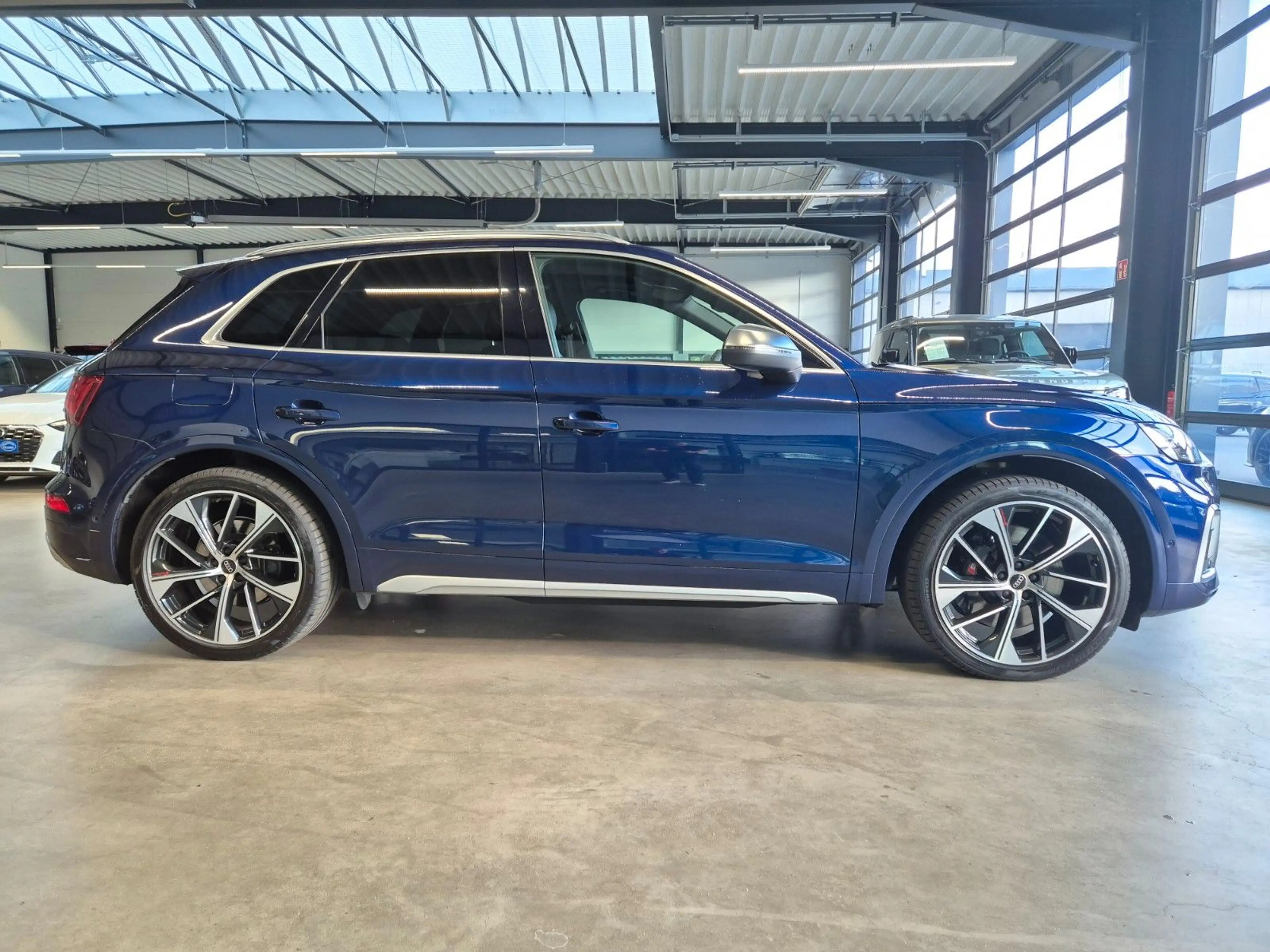 Audi SQ5 3.0 TDI MATRIX 360 AHK STDHZ PANO ACC MEMORY — photo 4