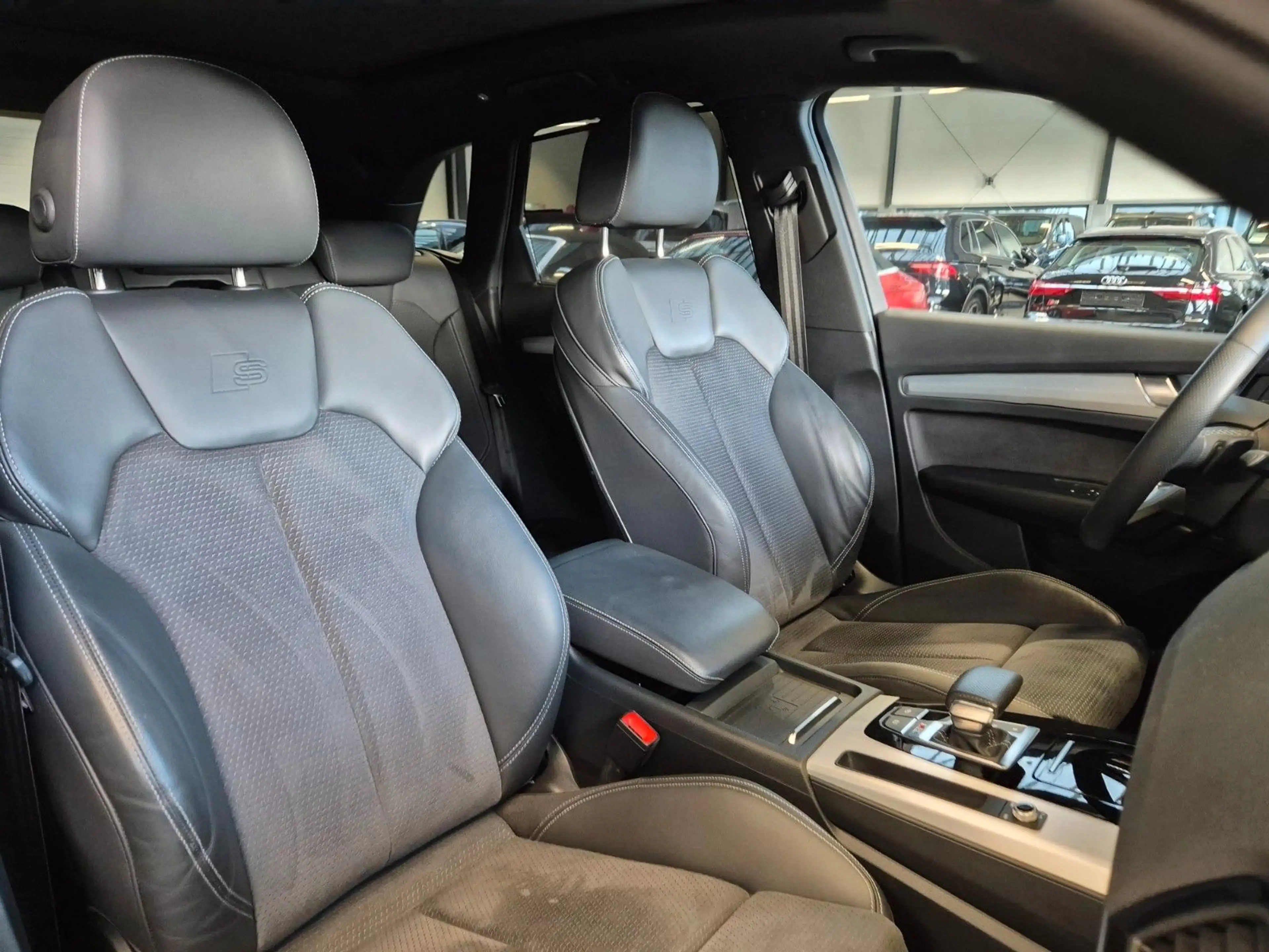 Audi SQ5 3.0 TDI MATRIX 360 AHK STDHZ PANO ACC MEMORY — photo 10