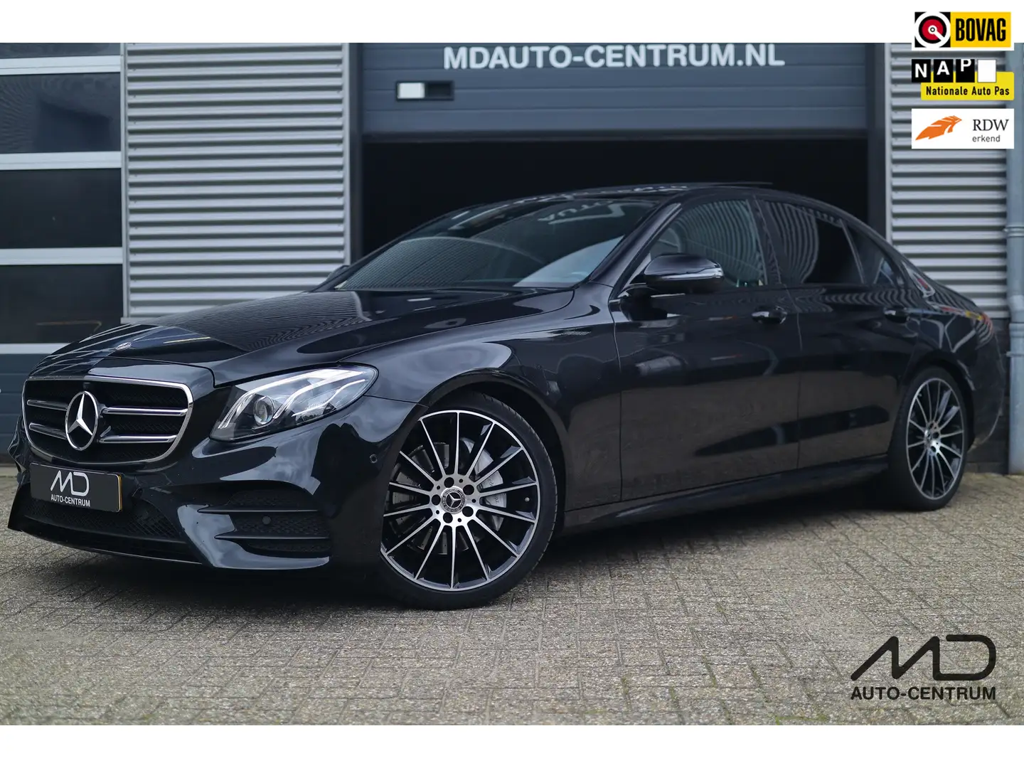 Mercedes-Benz E 200 AMG| Pano| 360 camera| Head-up Noir - 1