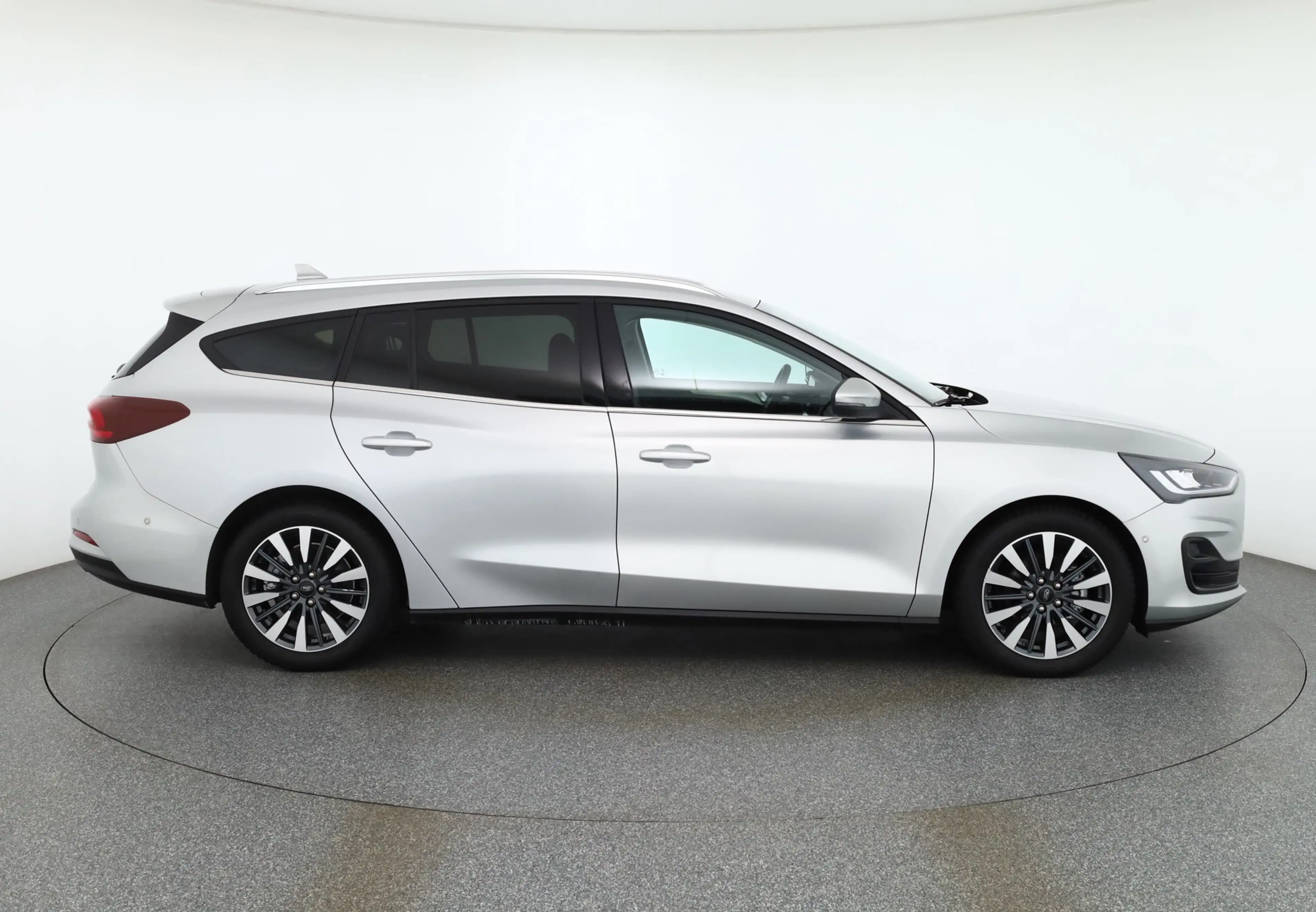 Ford Focus Turnier 1.0 Titanium X LED Navi ACC DAB — photo 6