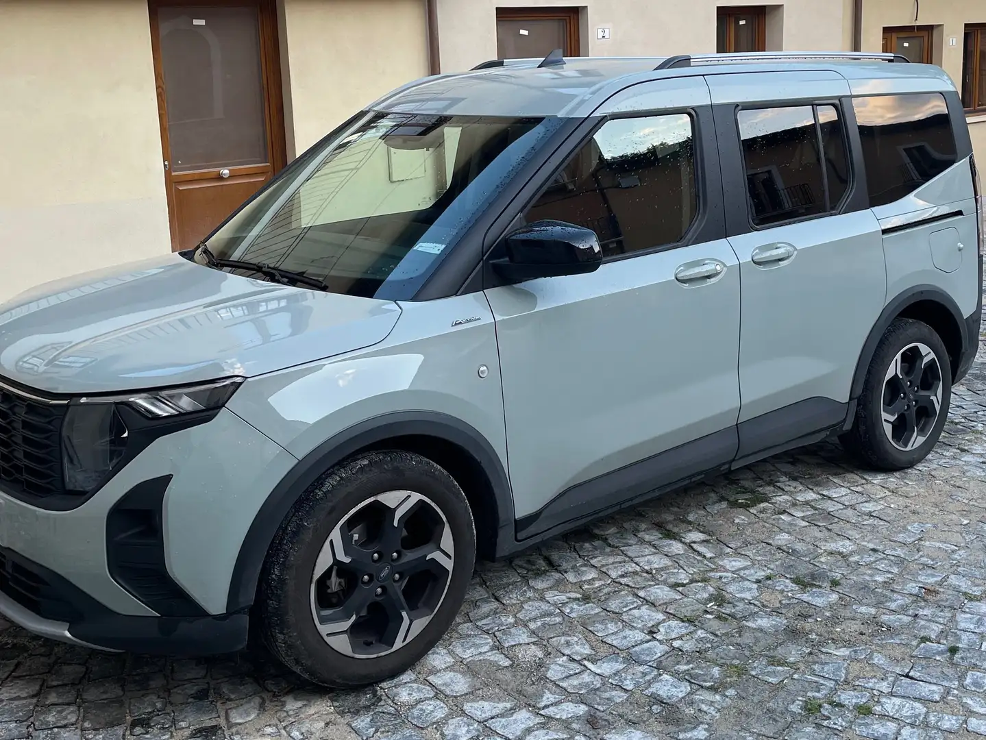 Ford Tourneo Courier active Gris - 2
