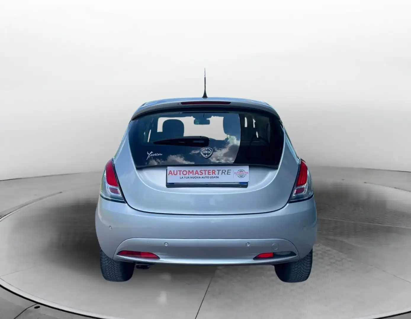 Lancia Ypsilon 1.2 69 CV 5 porte Gold Grigio - 2
