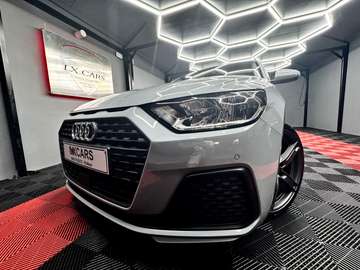 🔺A1 Sportback*TFSI *S line*car-play*🔺