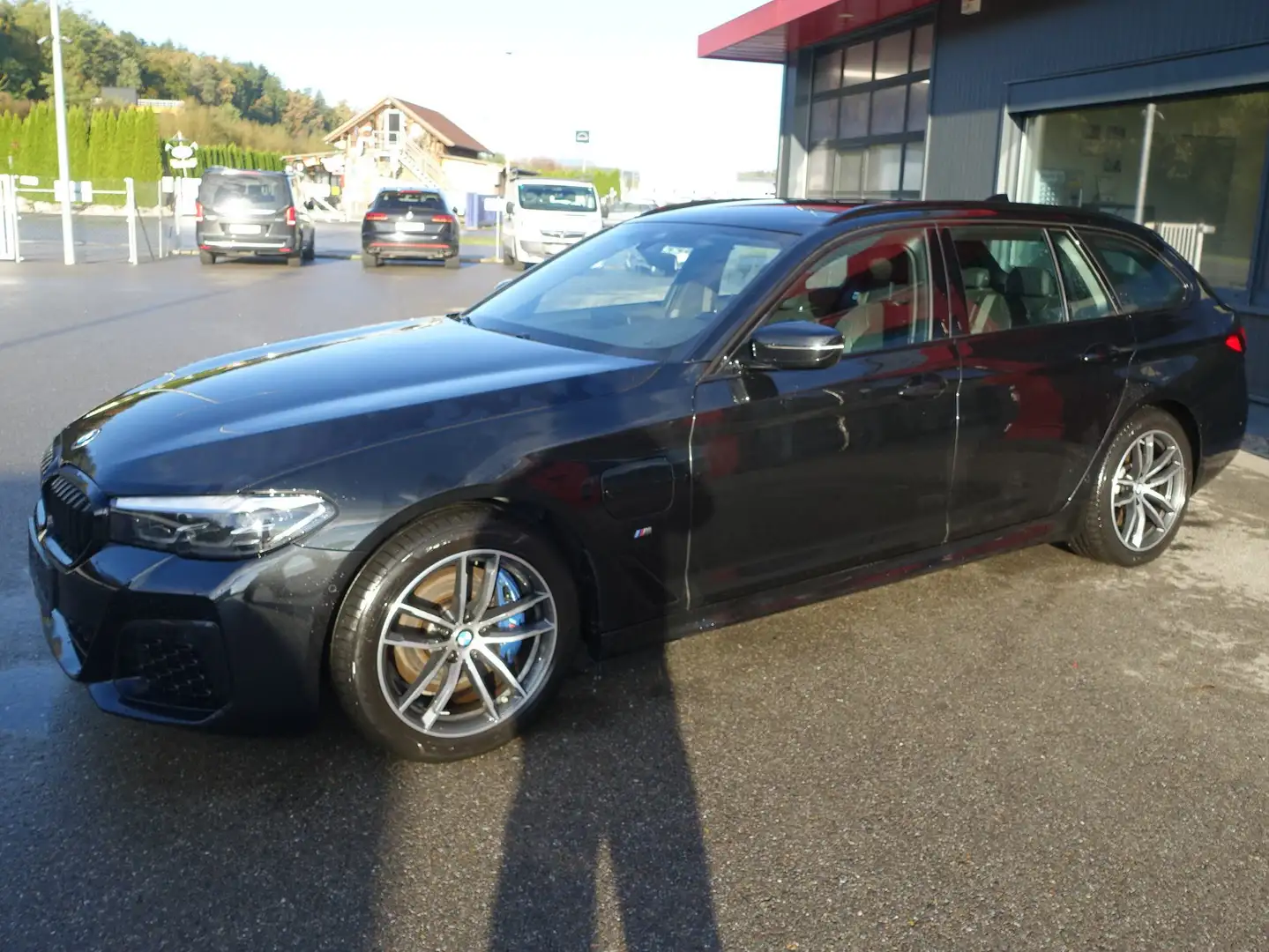 BMW 530 530 e xDrive M Sport Facelift Noir - 2