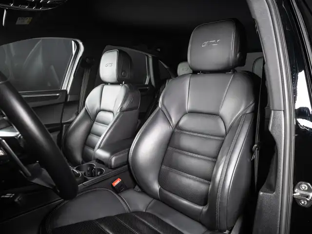 Porsche Macan view 10