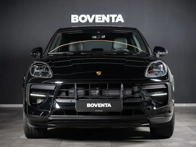 Porsche Macan view 2