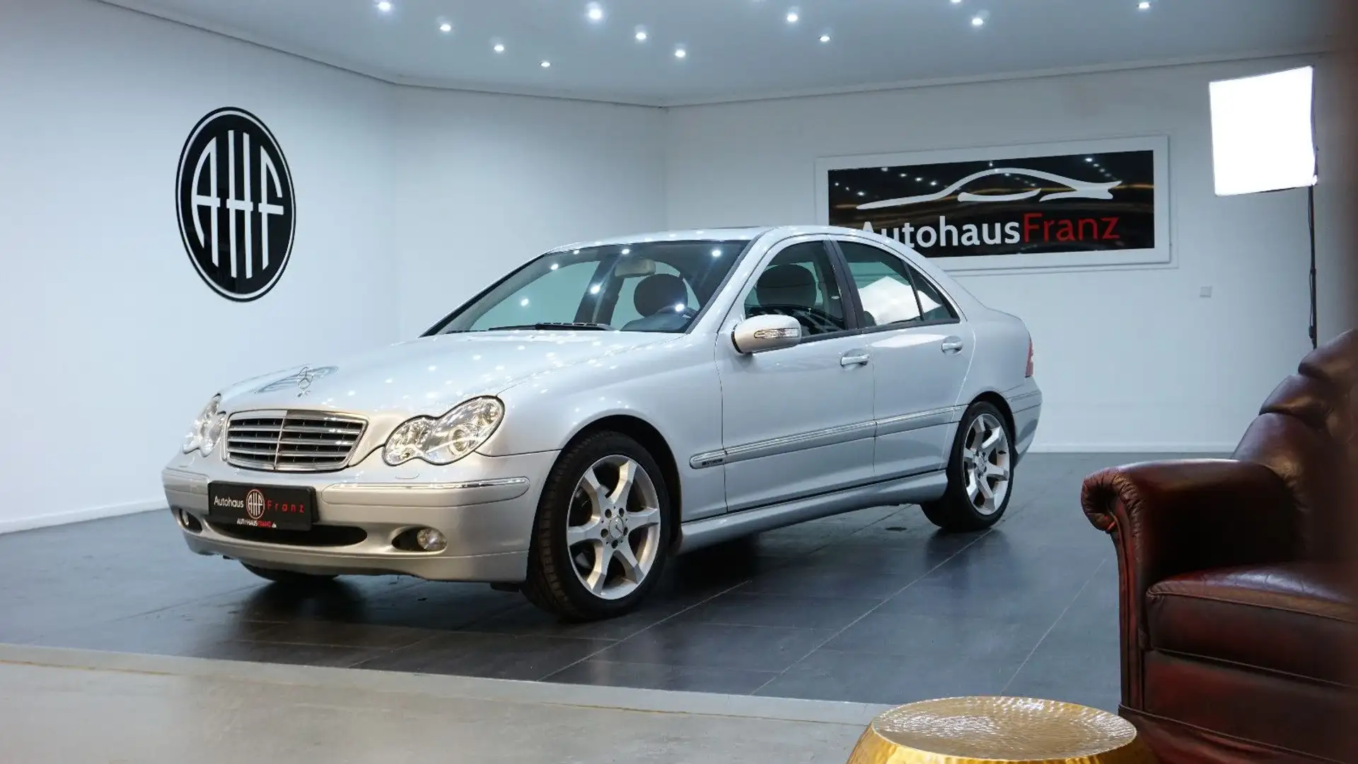Mercedes-Benz C 200 Kompressor Sport Edition*AMG*1 Hand*SHZ Plateado - 1