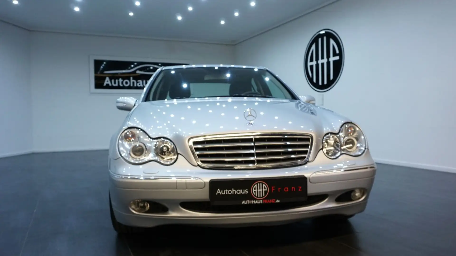 Mercedes-Benz C 200 Kompressor Sport Edition*AMG*1 Hand*SHZ Plateado - 2