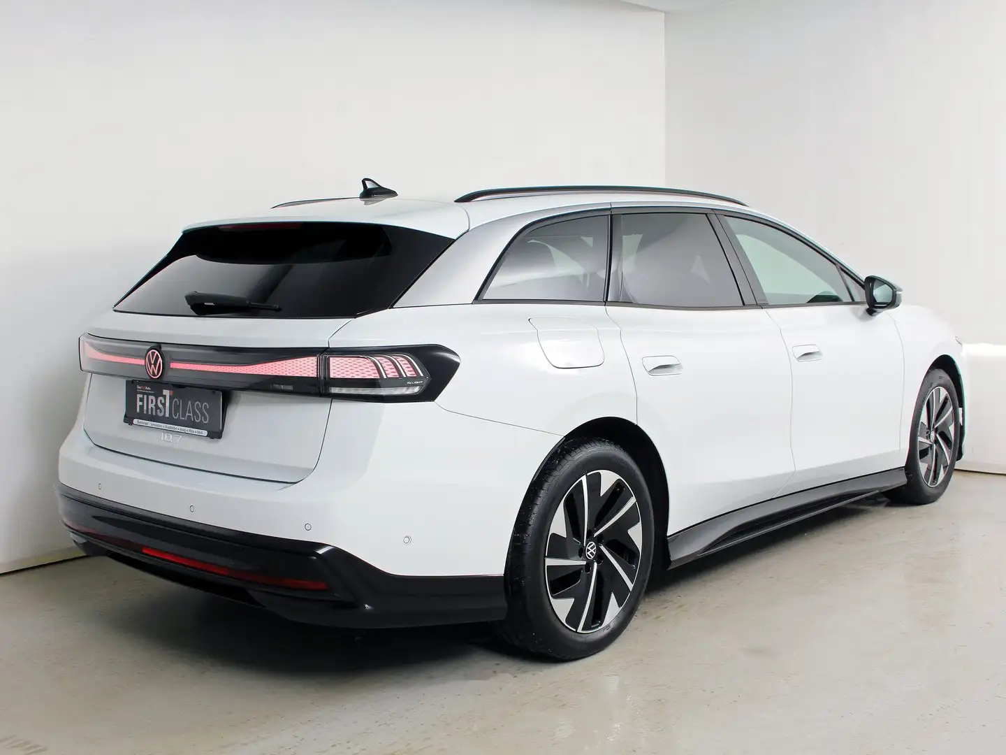 Volkswagen ID.7 Tourer Pro 210 kW Business Weiß - 2