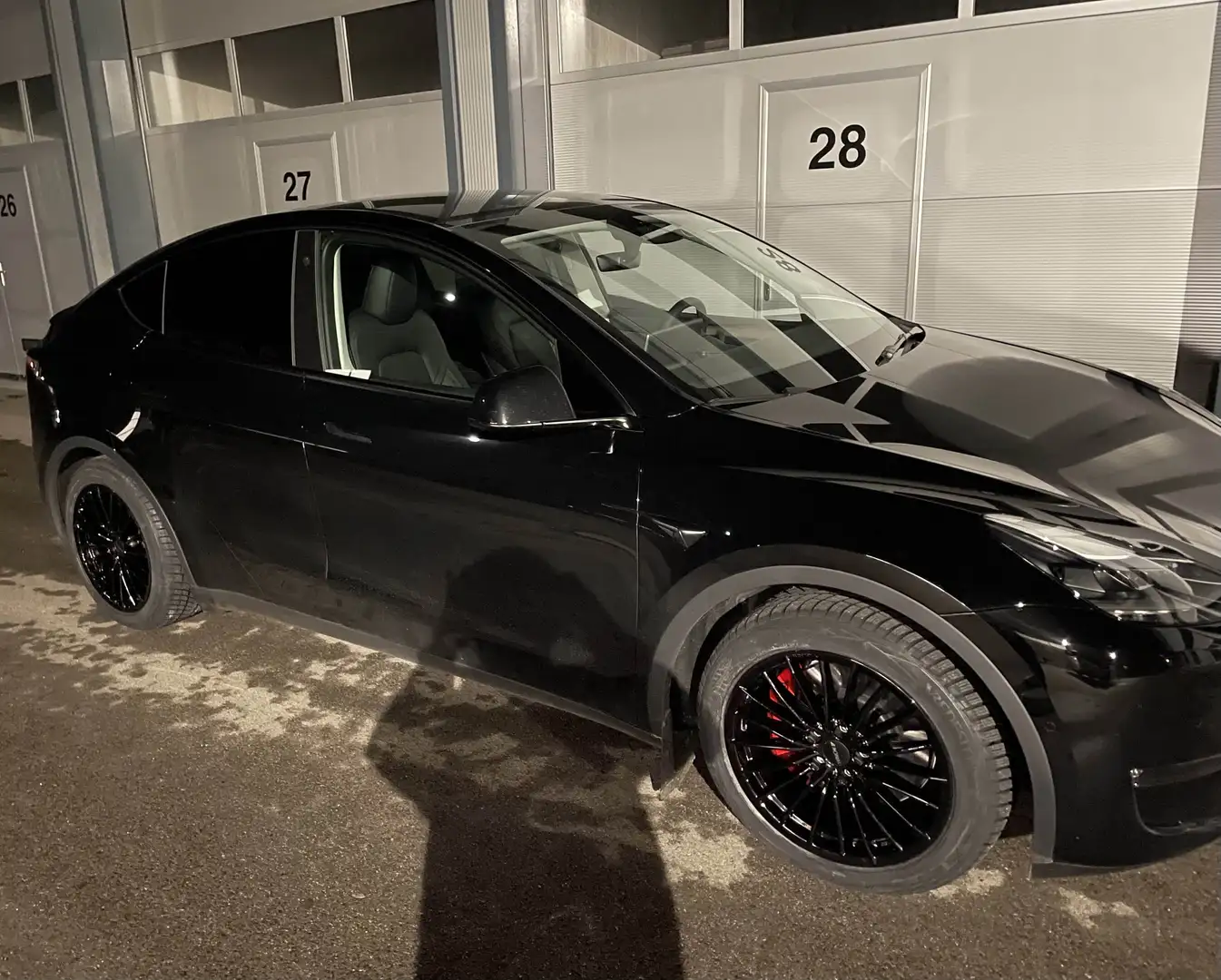 Tesla Model Y Model Y Performance Dual Motor AWD Schwarz - 2