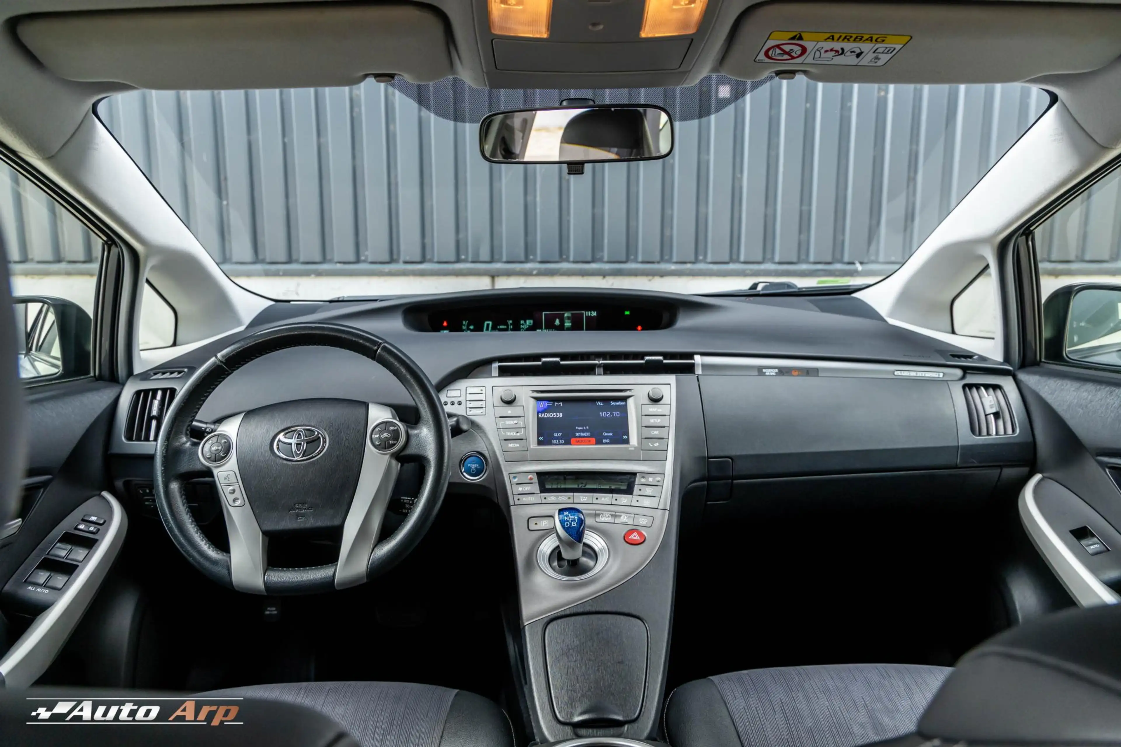 Toyota Prius 1.8 Plug-in Aspiration — photo 10