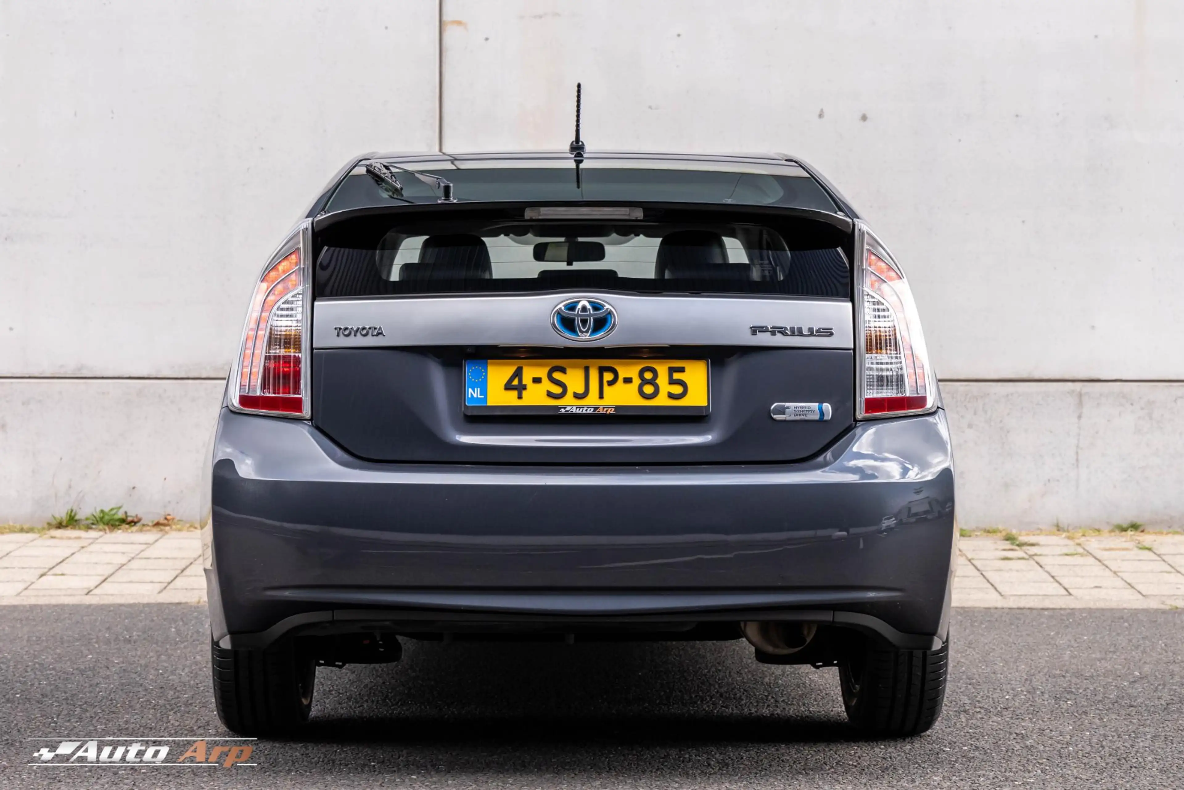 Toyota Prius 1.8 Plug-in Aspiration — photo 8