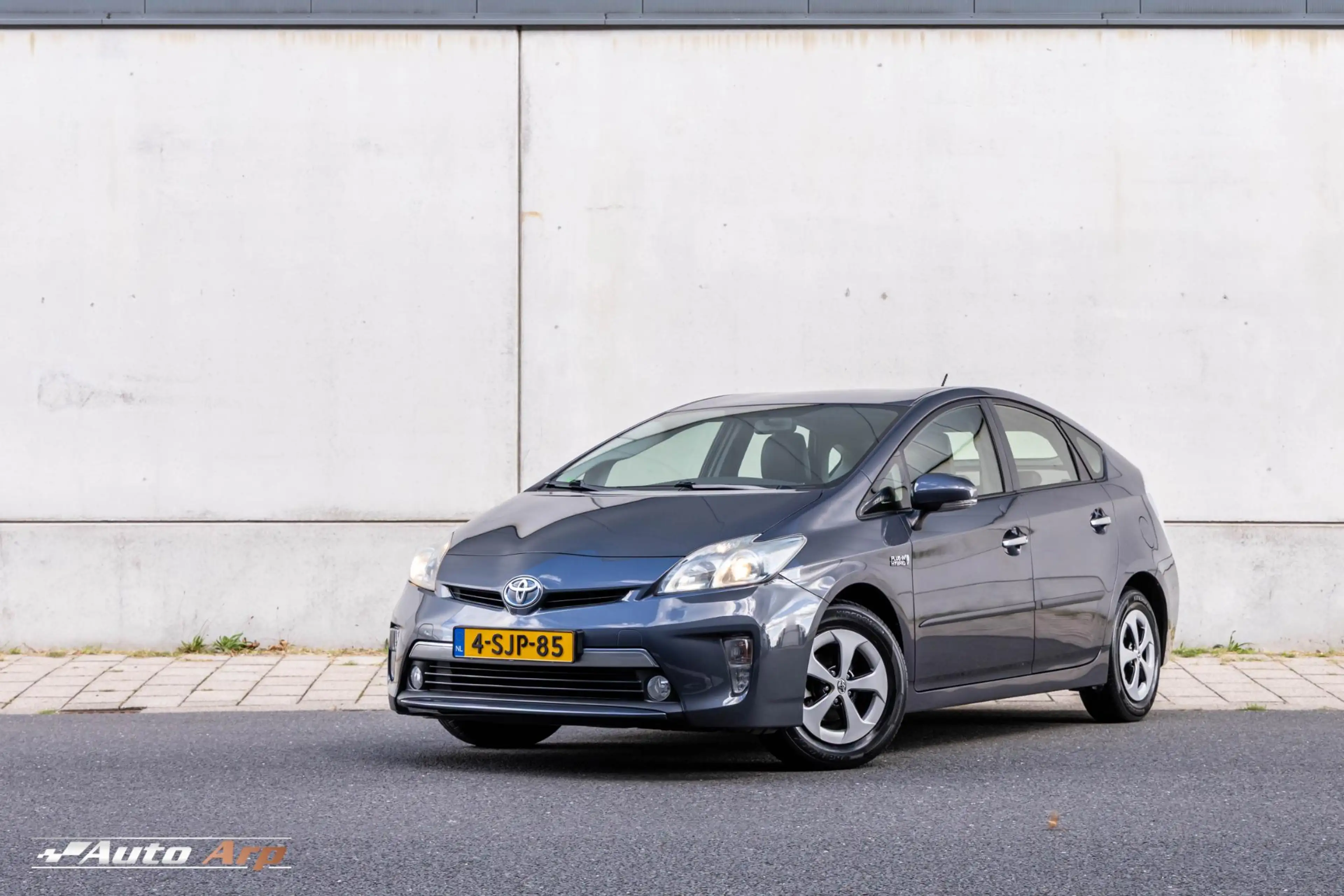 Toyota Prius 1.8 Plug-in Aspiration — photo 4