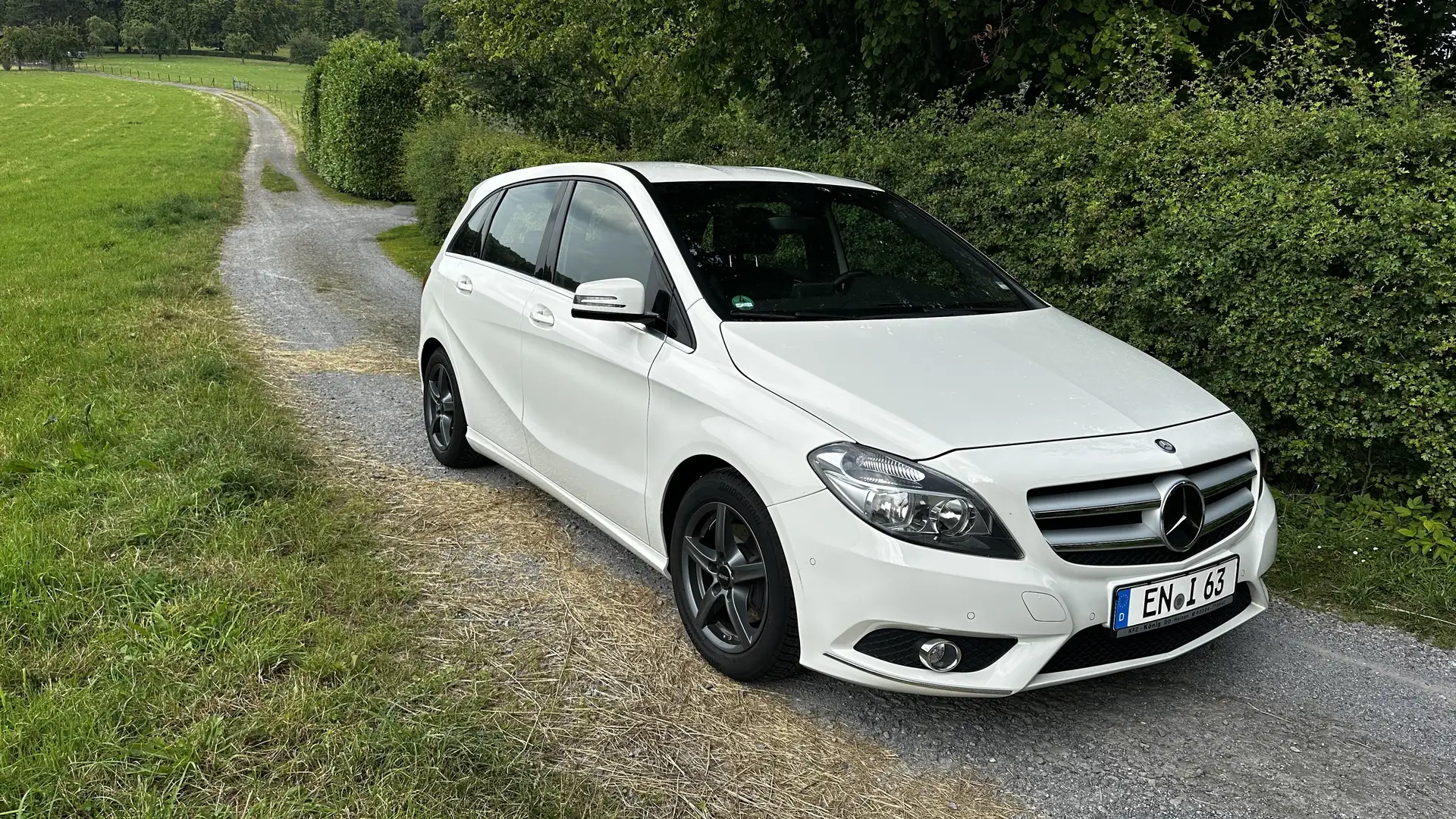 Mercedes-Benz B 180 B 180 (BlueEFFICIENCY) 7G-DCT Alb - 1