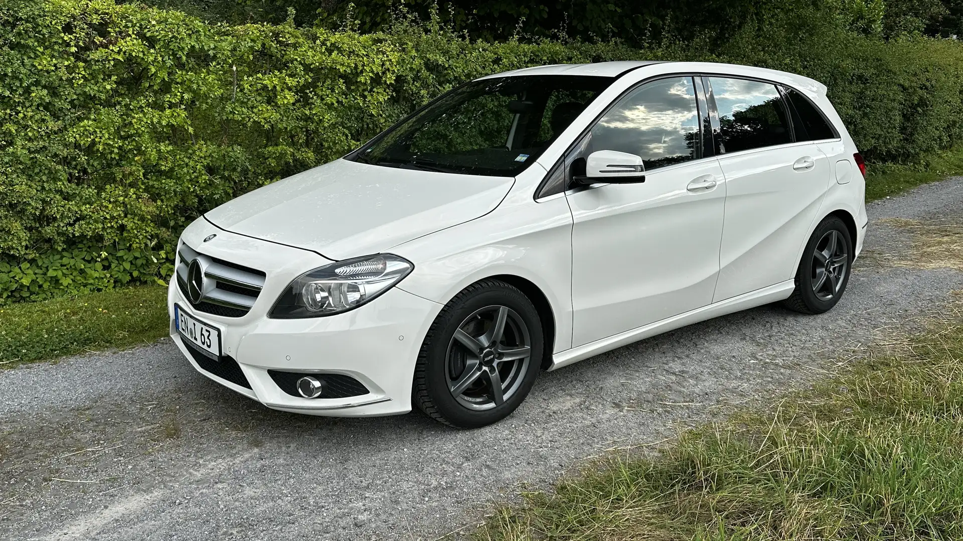 Mercedes-Benz B 180 B 180 (BlueEFFICIENCY) 7G-DCT Alb - 2