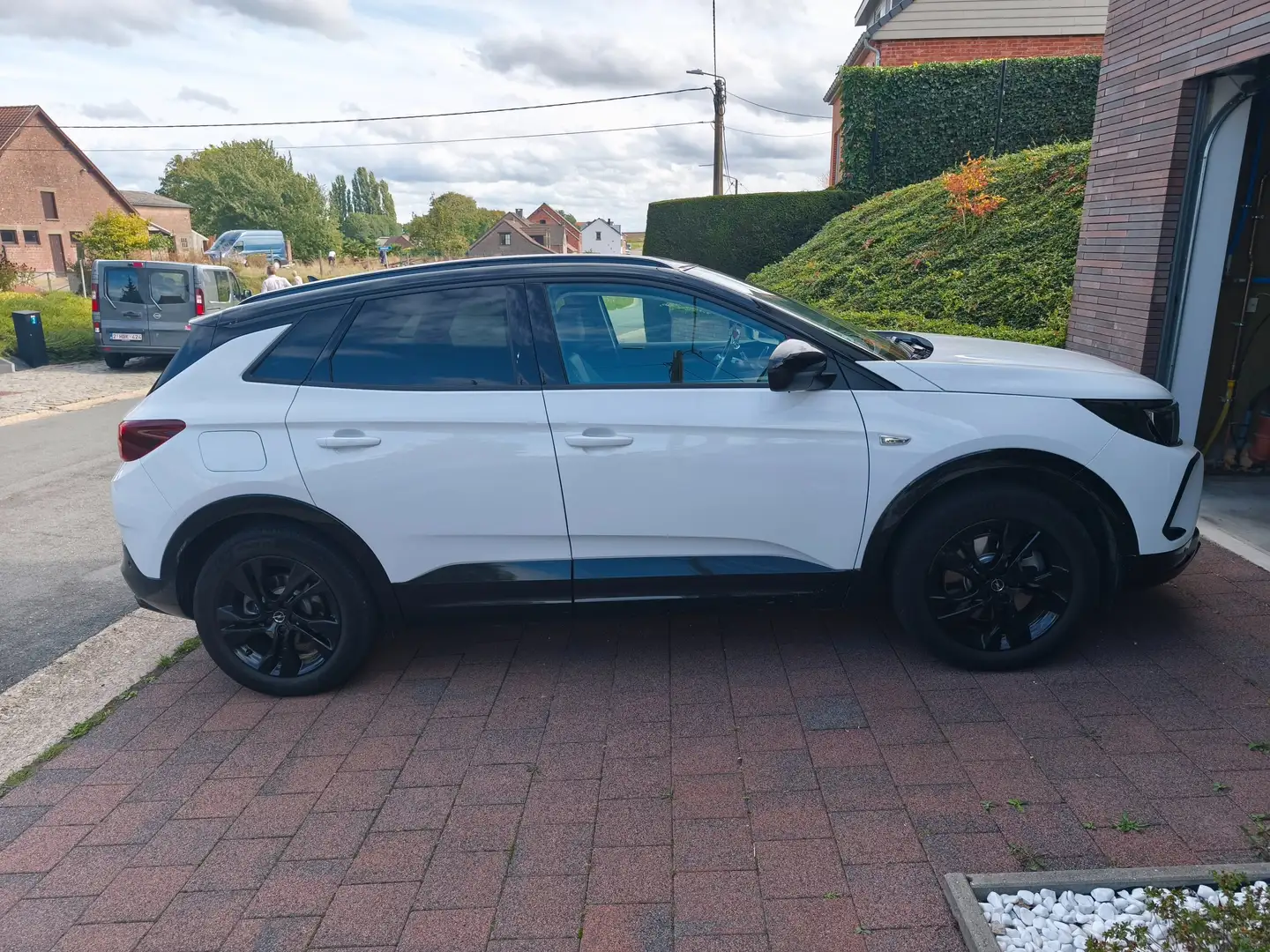 Opel Grandland X Plug-in-Hybrid - 2