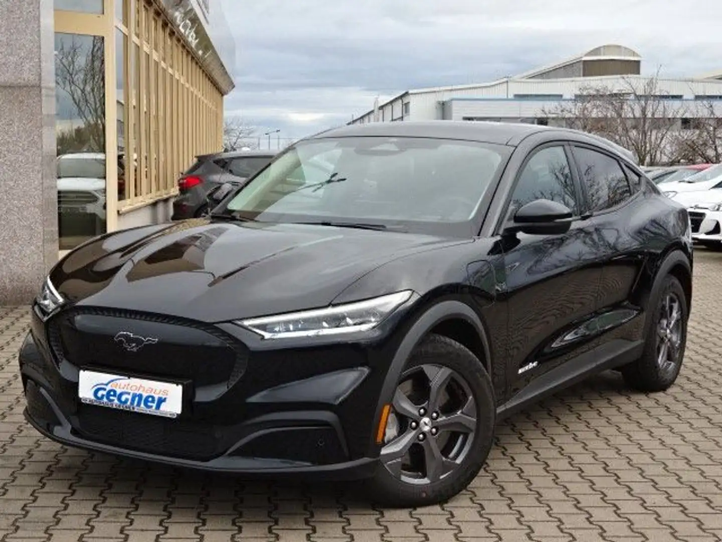 Ford Mustang Mach-E Base AT 72kWh RWD LED Kam Navi Schwarz - 2