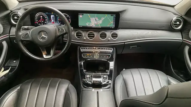 Mercedes-Benz E-Class view 6