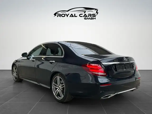 Mercedes-Benz E-Class view 3