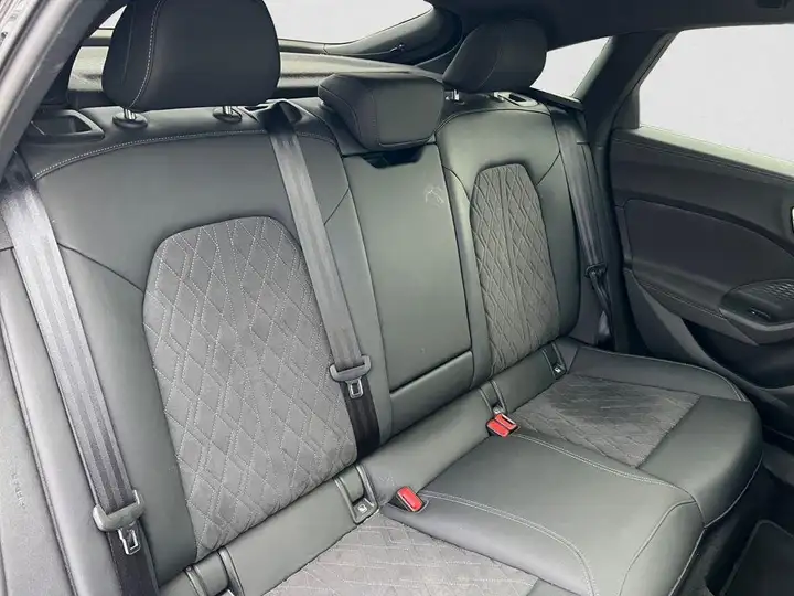 Audi A5 e-hybrid S line quattro 2025, foto 8