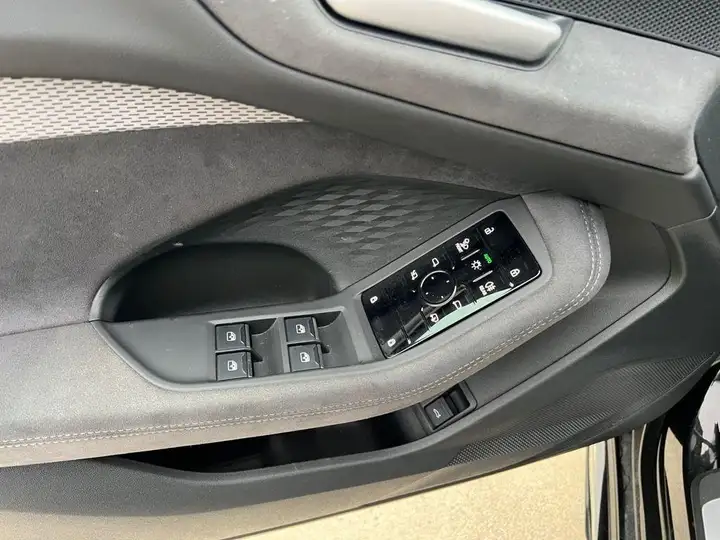 Audi A5 e-hybrid S line quattro 2025, foto 10