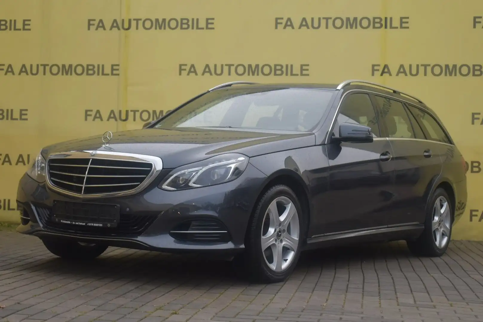Mercedes-Benz E 250 T CGI BlueEfficiency/KLIMA/LED/PDC/SHZ/ Grau - 1