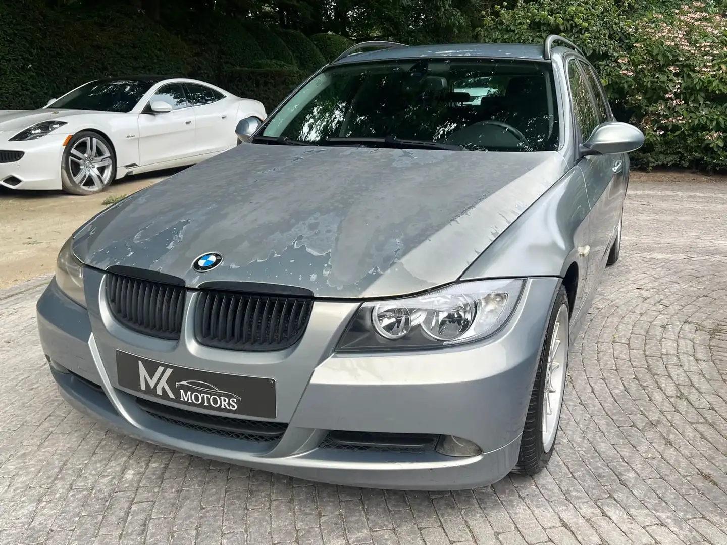 BMW 318 d Touring Grau - 1