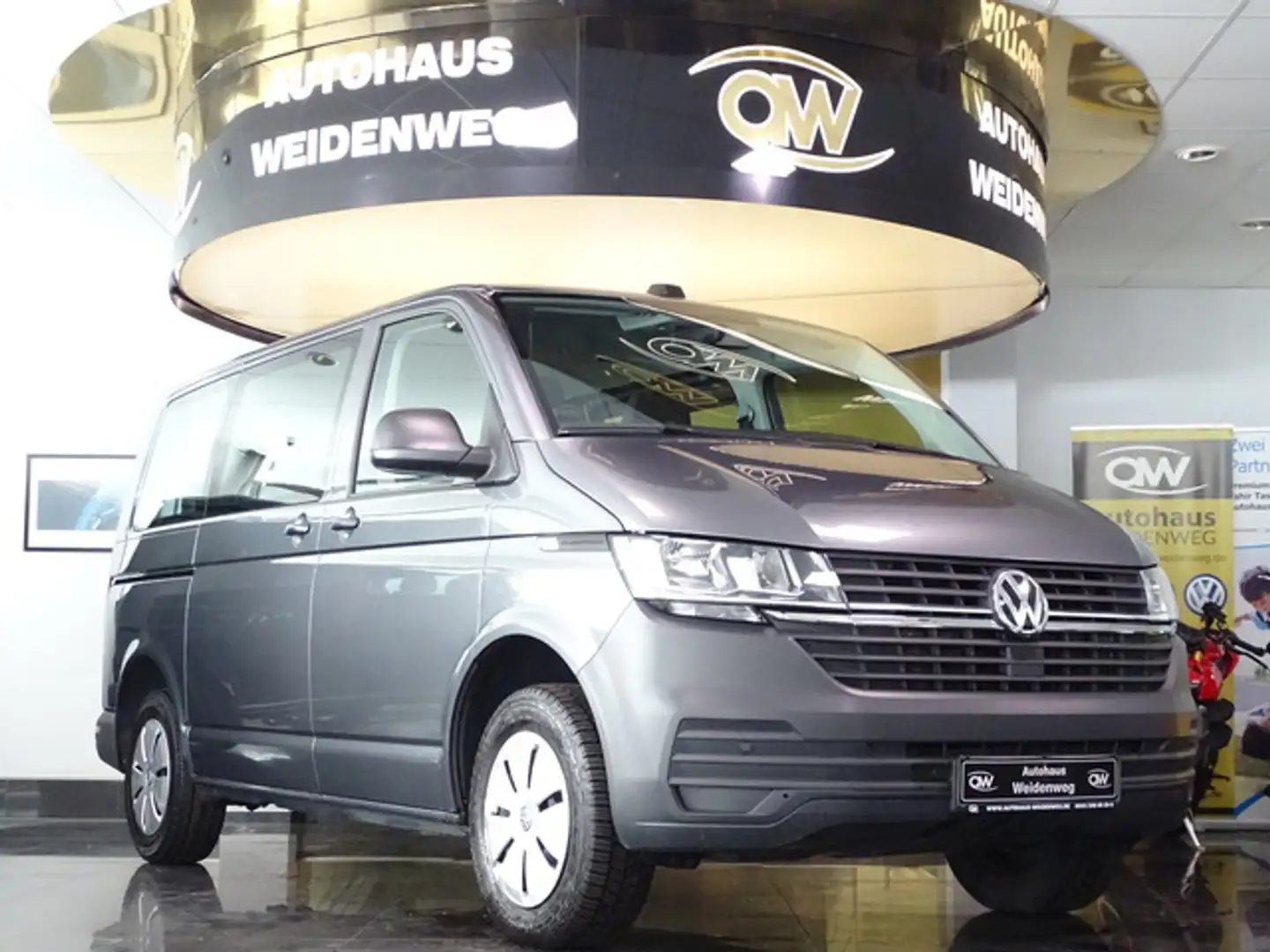 Volkswagen T6 Transporter Kombi DSG Autom.Klima AHK 9Sitze Grau - 2