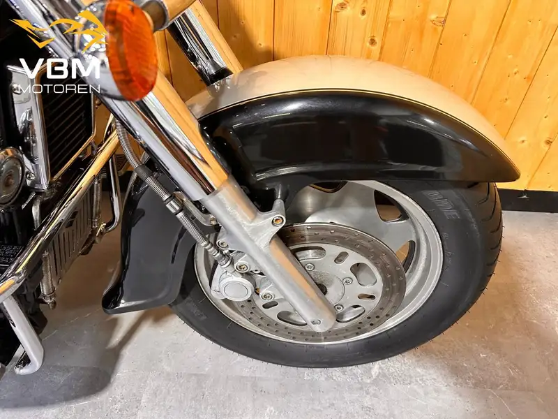Suzuki Intruder 1500 - foto 7
