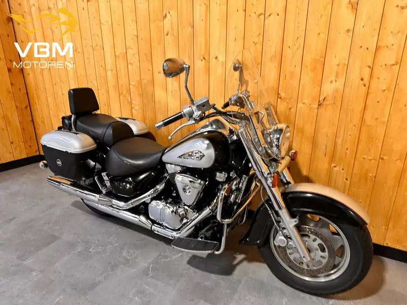 Suzuki Intruder 1500 - foto 2