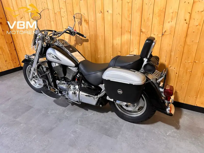 Suzuki Intruder 1500 - foto 6