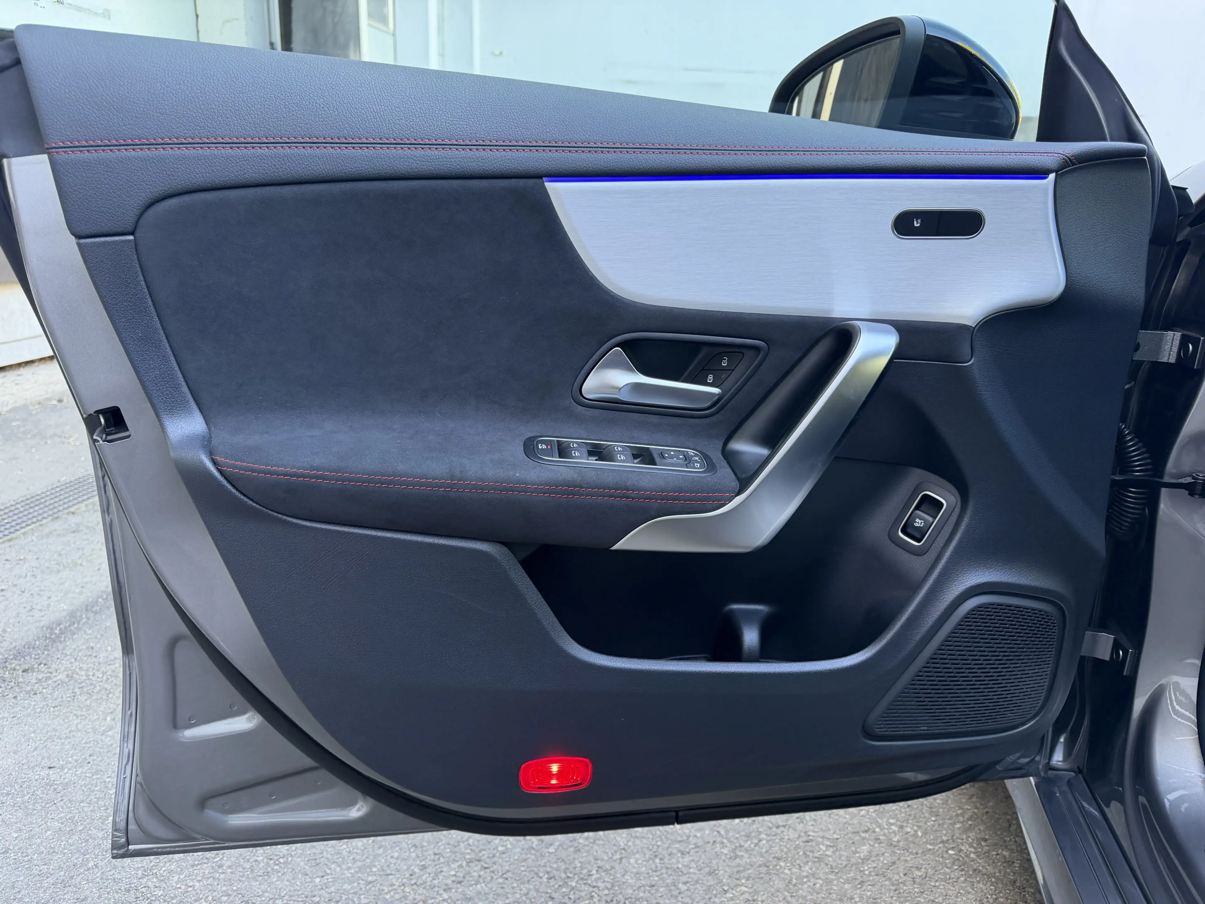 Mercedes-Benz CLA 200 AMG Night LED MBUX 360° — photo 11