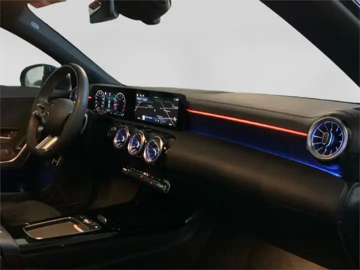 Mercedes-Benz CLA 200 (C118) 2025, foto 10