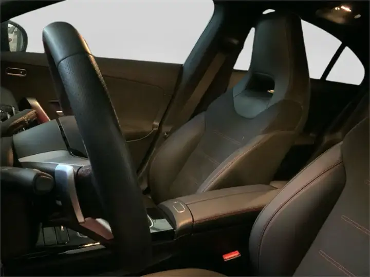 Mercedes-Benz CLA 200 (C118) 2025, foto 8