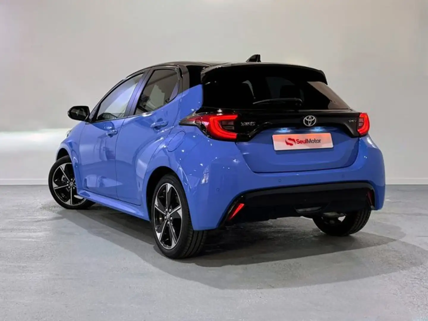 Toyota Yaris 130H 1.5 Premiere Edition Azul - 2