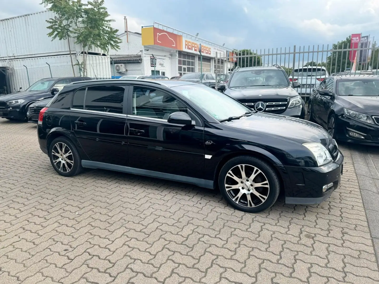 Opel Signum 2,2 CDTI *TÜV NEU*TEMPOMAT*PDC V-H* Černá - 1