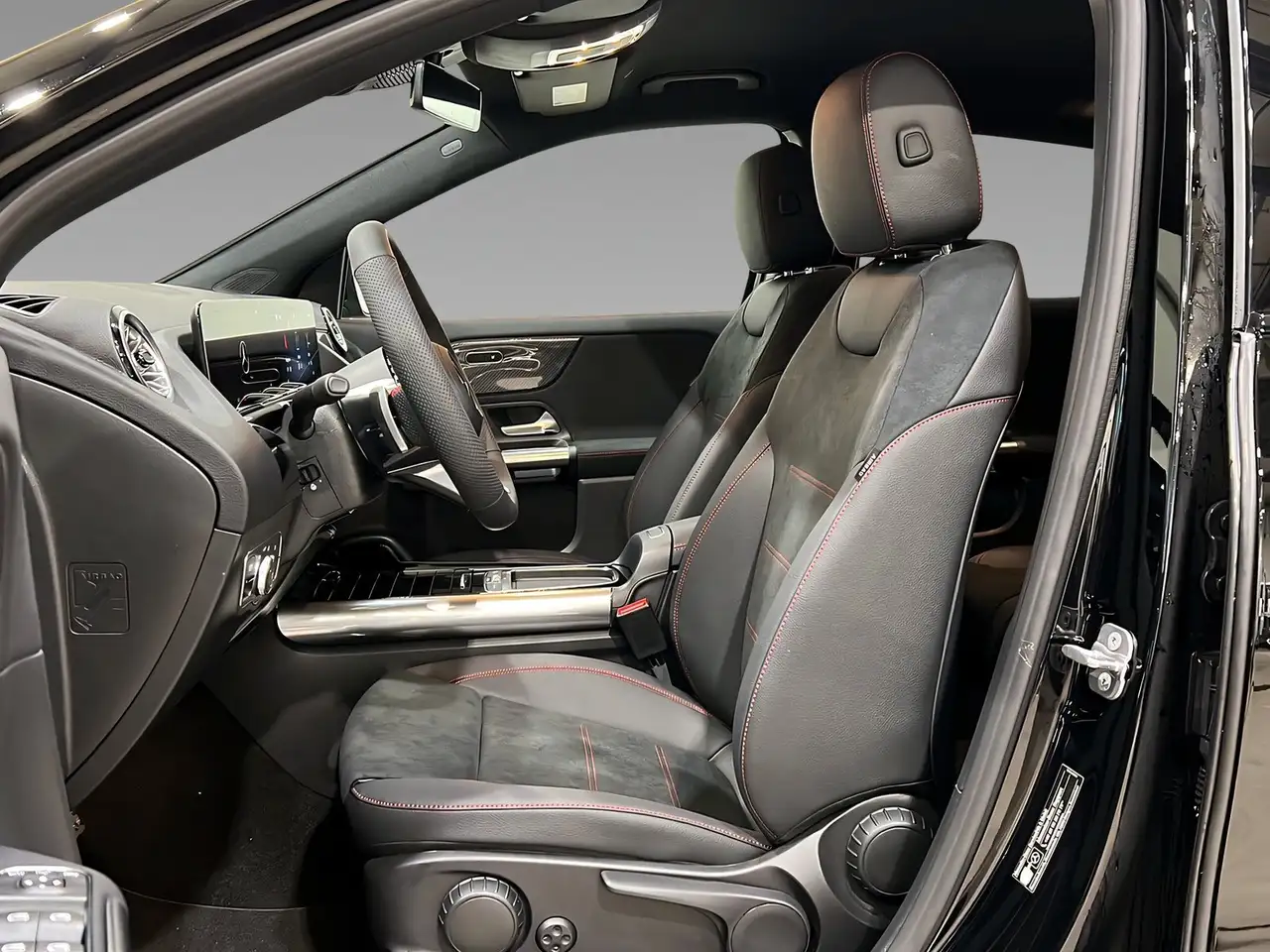 Mercedes-Benz GLA 180 AMG+MULTI+NIGHT+Ambi+TotW+LrHz+AHK+360° 8