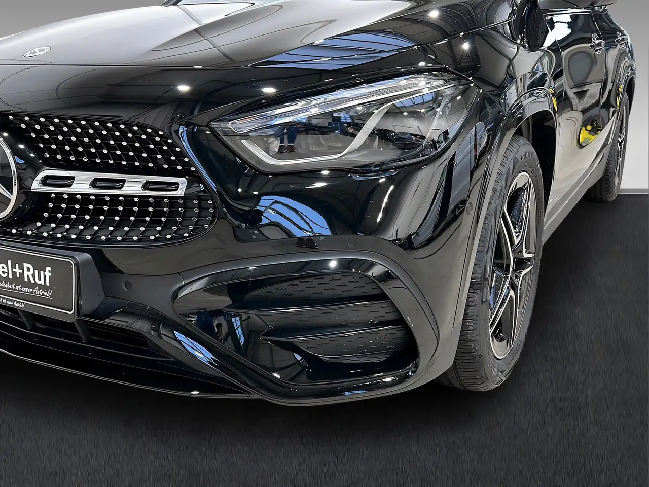 Mercedes-Benz GLA 180 AMG+MULTI+NIGHT+Ambi+TotW+LrHz+AHK+360° 15