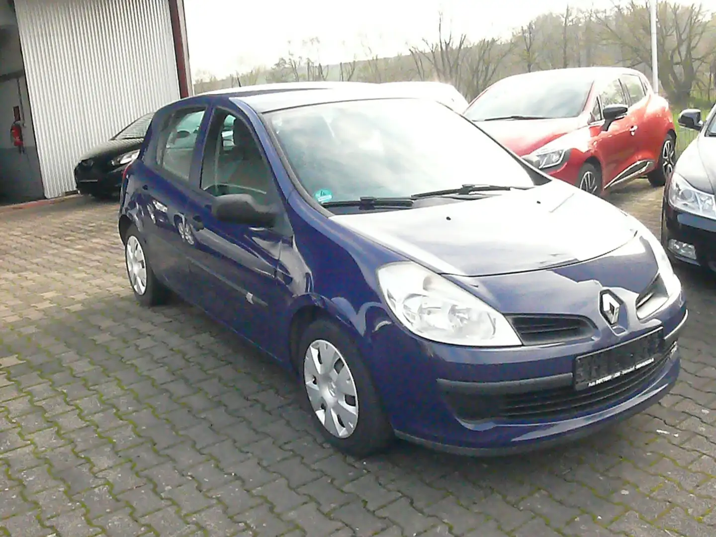 Renault Clio Expression TÜV 02.2026 Blauw - 1